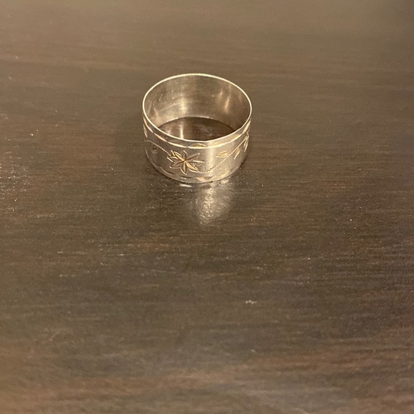 Vintage etched silver-toned cigar band ring